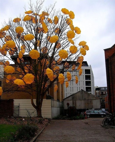 Sam Spenser's installation Bloom for the Wapping Project, 2007. Image courtesy of the London Evening Standard. 
